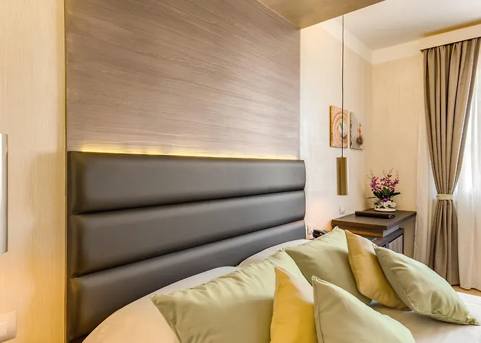 Warmthotel Otel Roma