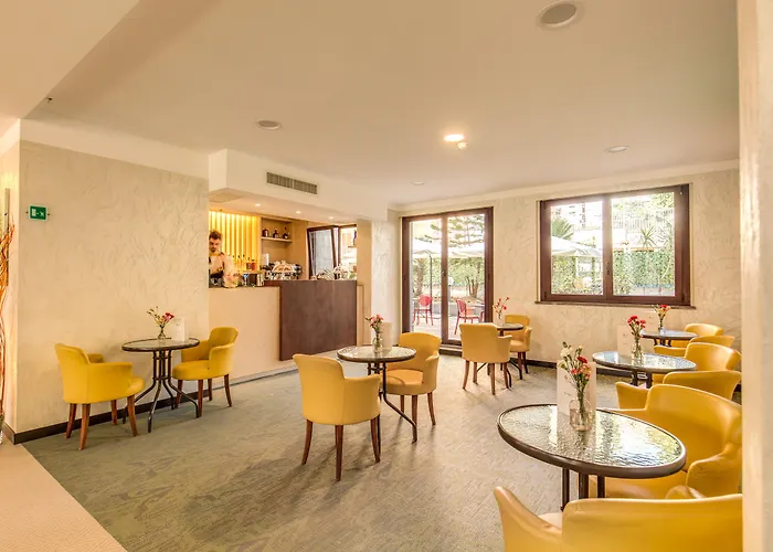 מלון Warmthotel 4*