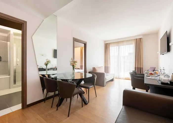 Warmthotel Otel 4*