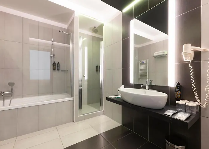 Warmthotel Otel 4*