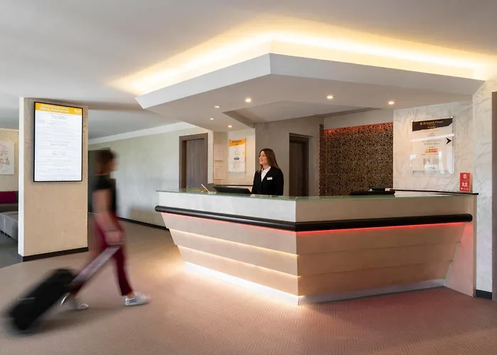 Warmthotel Otel Roma