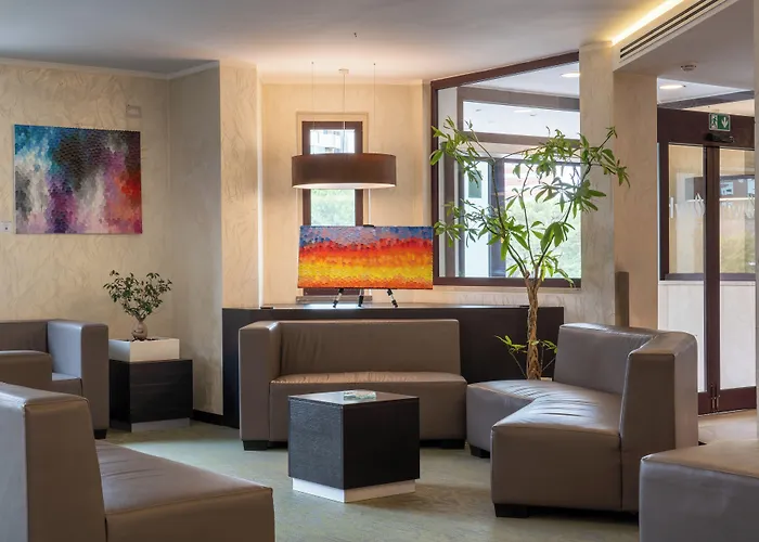 מלון Warmthotel
