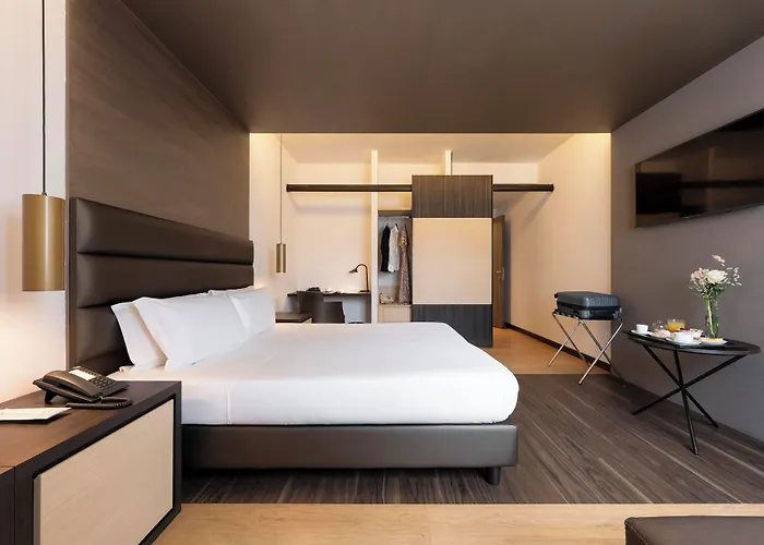 Ξενοδοχείο Warmthotel 4*