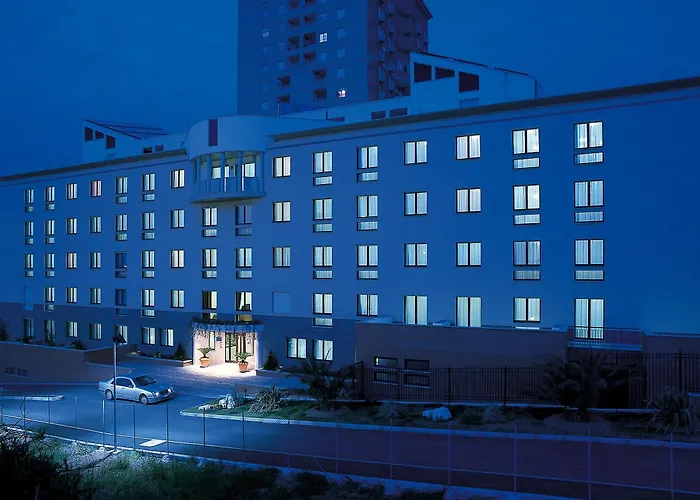 Otel Warmthotel 4*